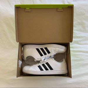 Adidas Neo Baseline Women’s Sneaker